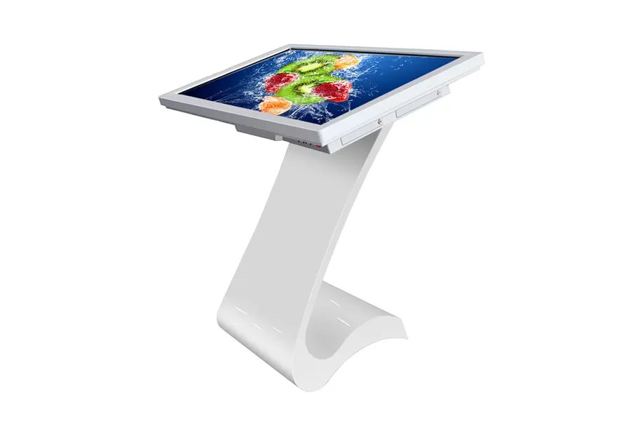 Quiosque digital em aço galvanizado para alta durabilidade em espaços públicos.